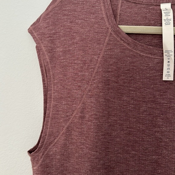 Lululemon Tank Top Curved Hem Sz 8 Women - Picture 3 of 4